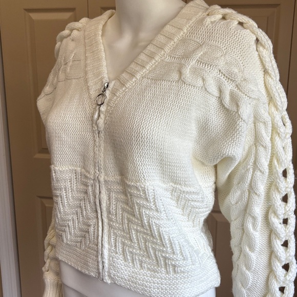 NWOT IVORY ROSE cropped zip up sweater - Picture 3 of 8
